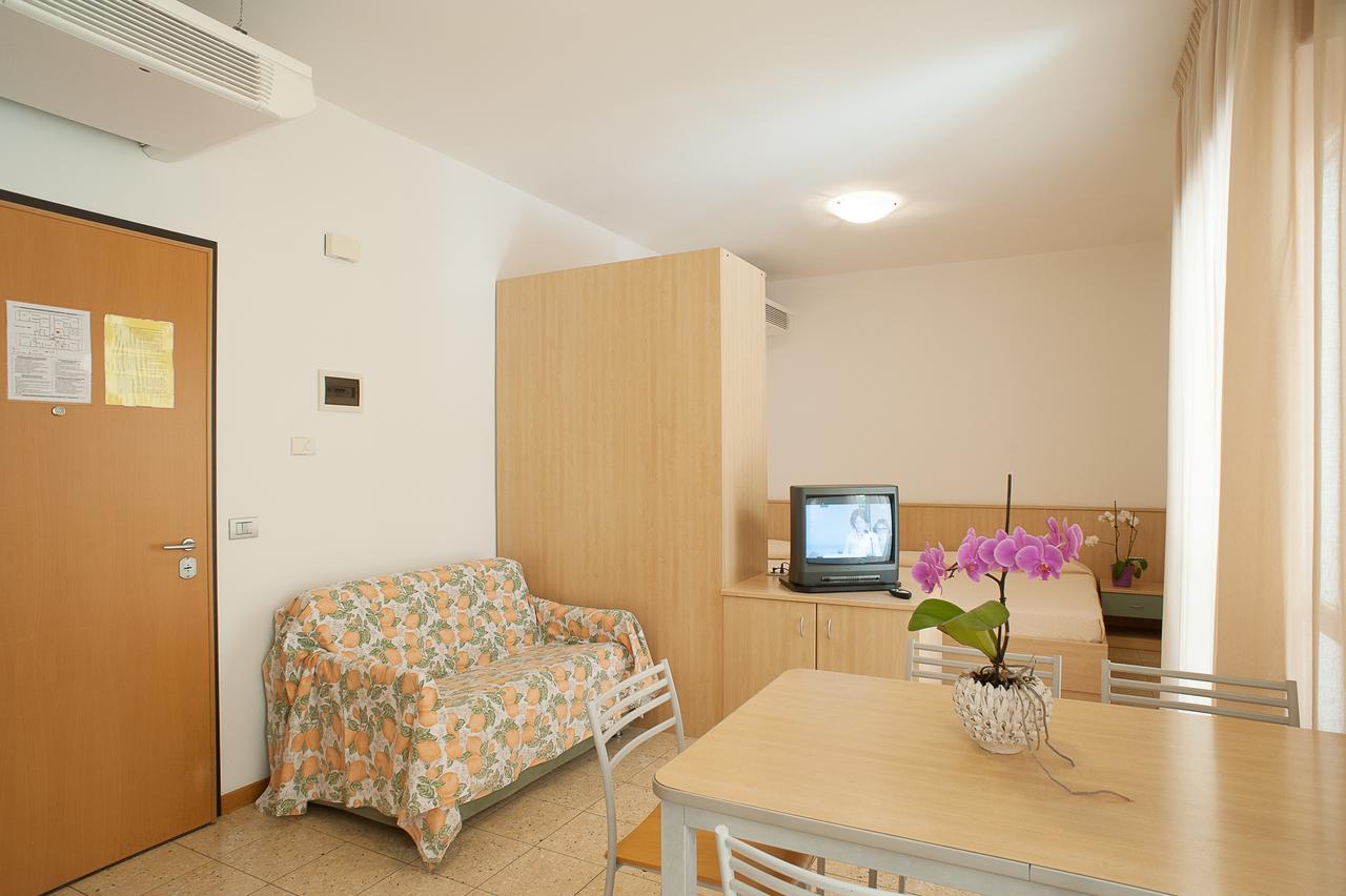 Residence Ca D'Oro ลิโดดิเยโซโล ภายนอก รูปภาพ