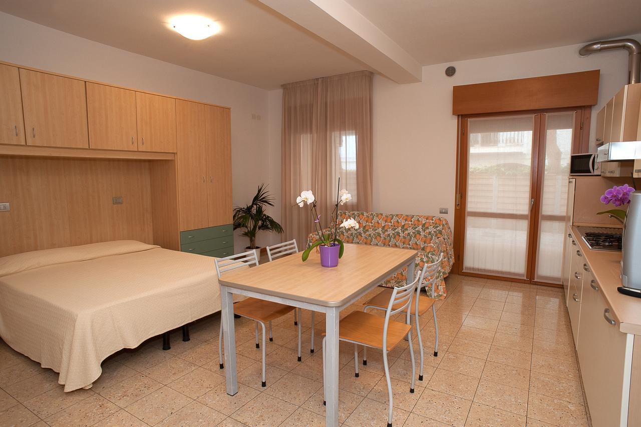 Residence Ca D'Oro ลิโดดิเยโซโล ภายนอก รูปภาพ